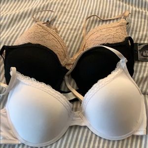 Kathy Ireland bras 3 pack set. Size 34C